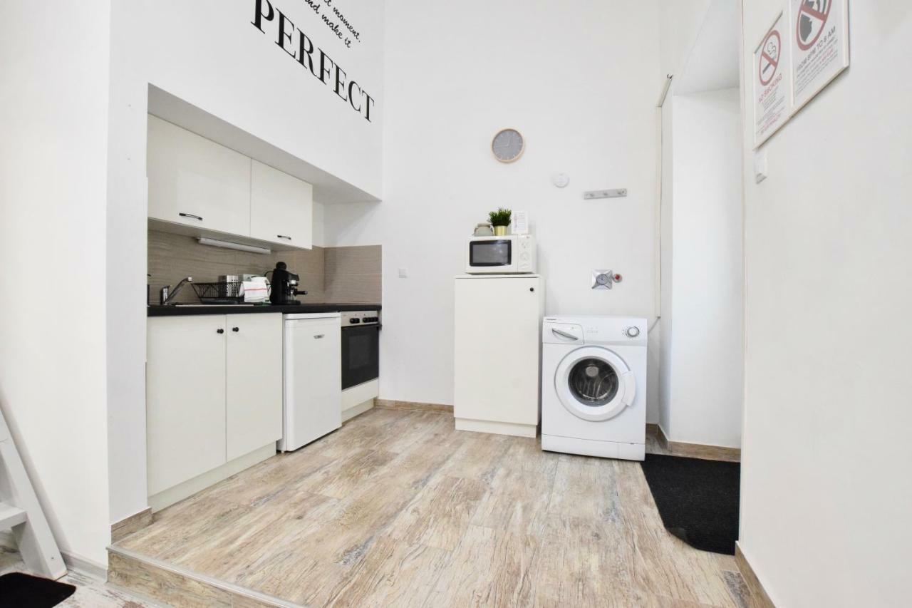 Standard Apartment By Hi5 - Akacfa 59 บูดาเปสต์ ภายนอก รูปภาพ